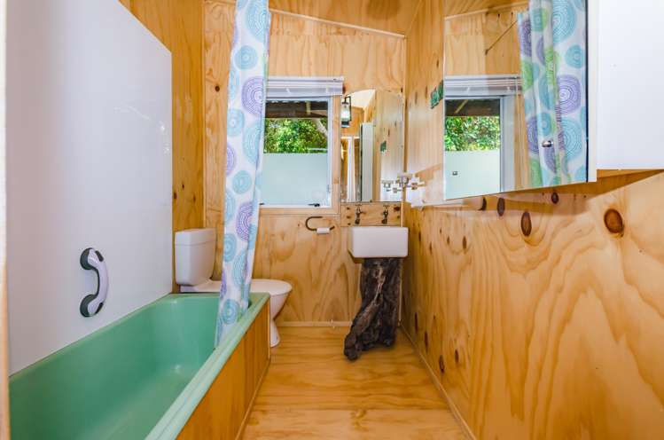 72 Raumati Road Raumati Beach_19