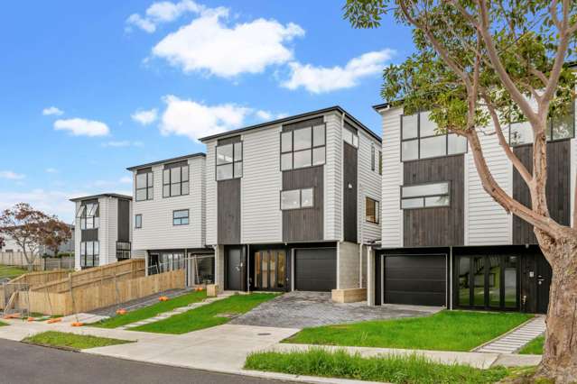 LUXURY LIVING IN MACLEANS