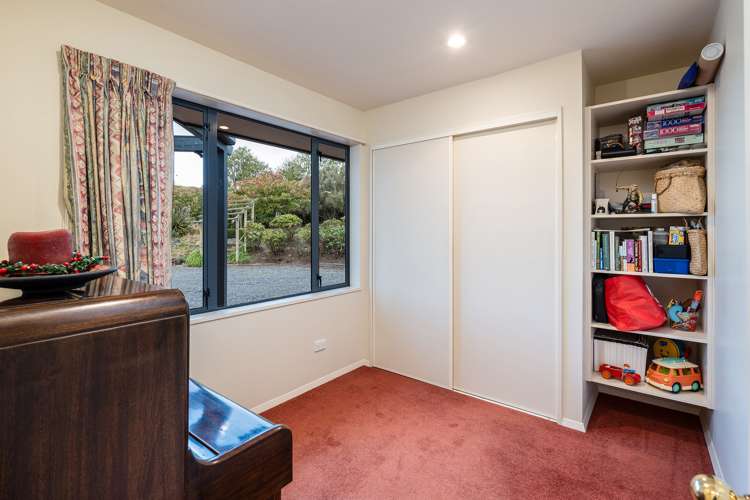 1121 Waihola Highway Waihola_11