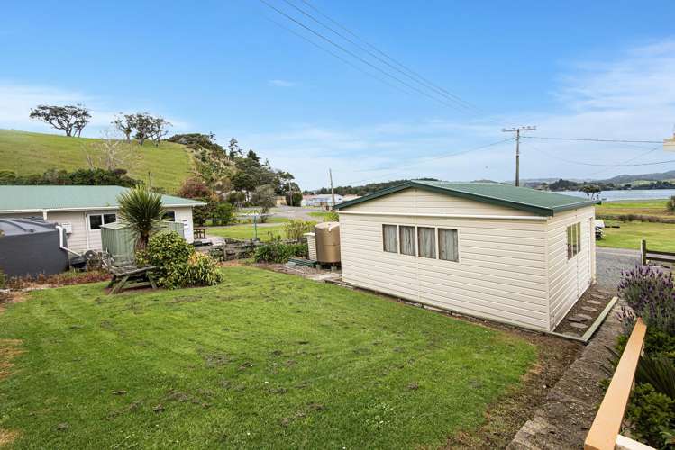 8 Hugh Barron Way Whananaki_28