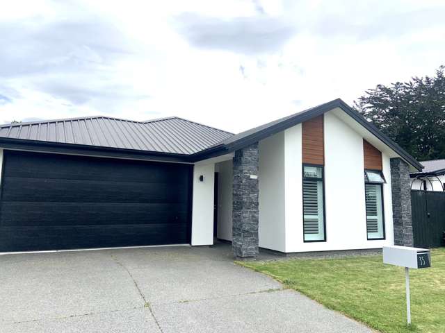 Stunning, modern 3 bedroom home