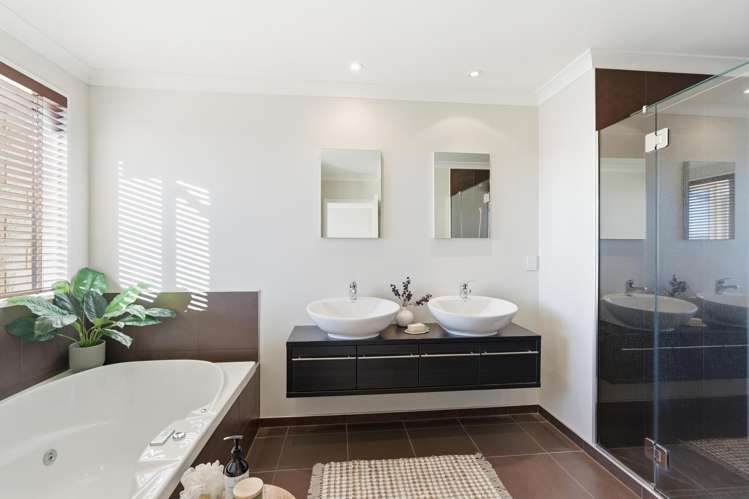 25 Applefield Court Northwood_17