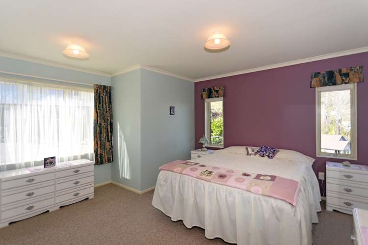 27 Hillplough Heights Richmond_16