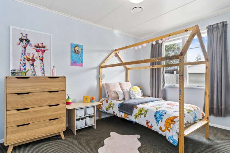 54a Henderson Crescent Parkvale_13