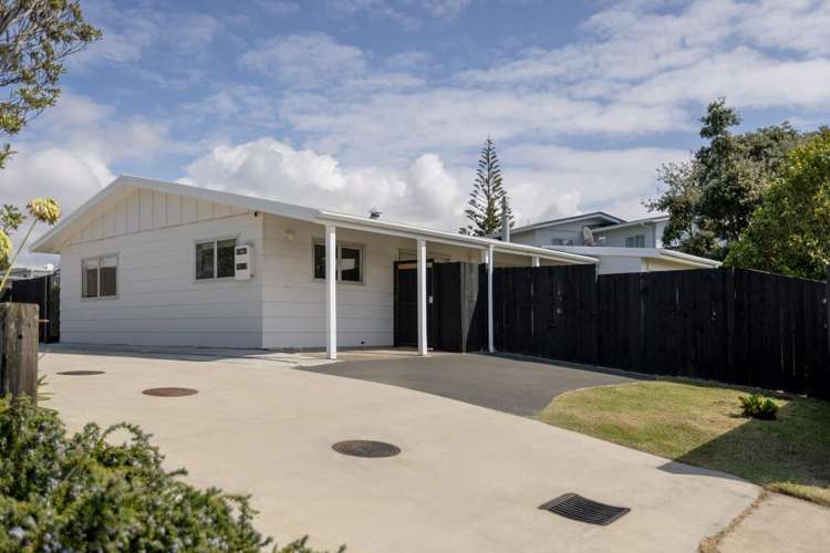 1126 Papamoa Beach Road Papamoa Beach_4