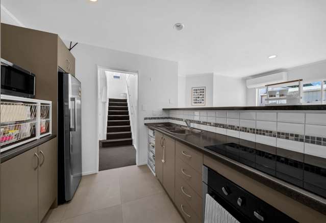 Spacious Family Living – Unit 3 / 27 Halsey Rd...