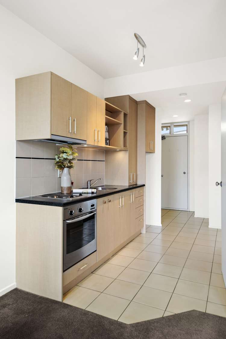 127/2 Armoy Drive East Tamaki_5