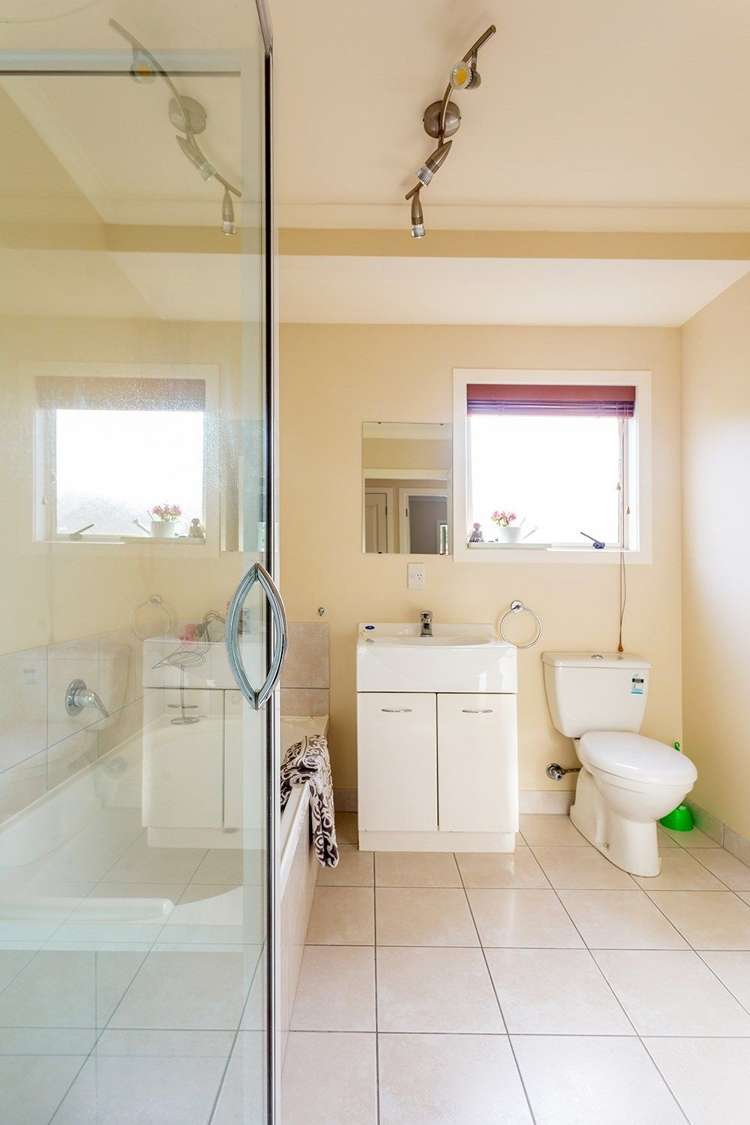 2/11 Anne Mclean Drive Bayview_12