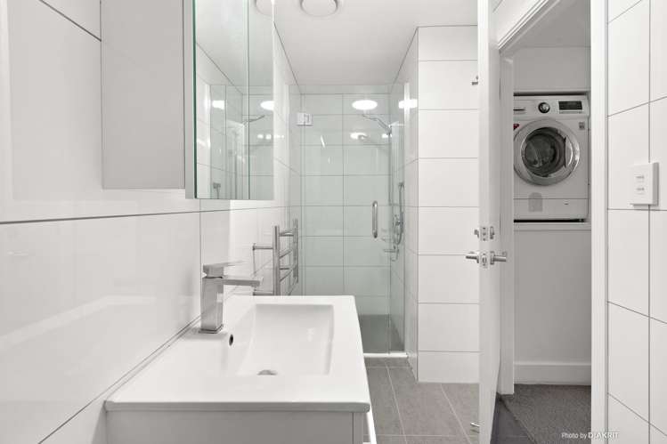 4 and 5/309 Willis St Te Aro_3