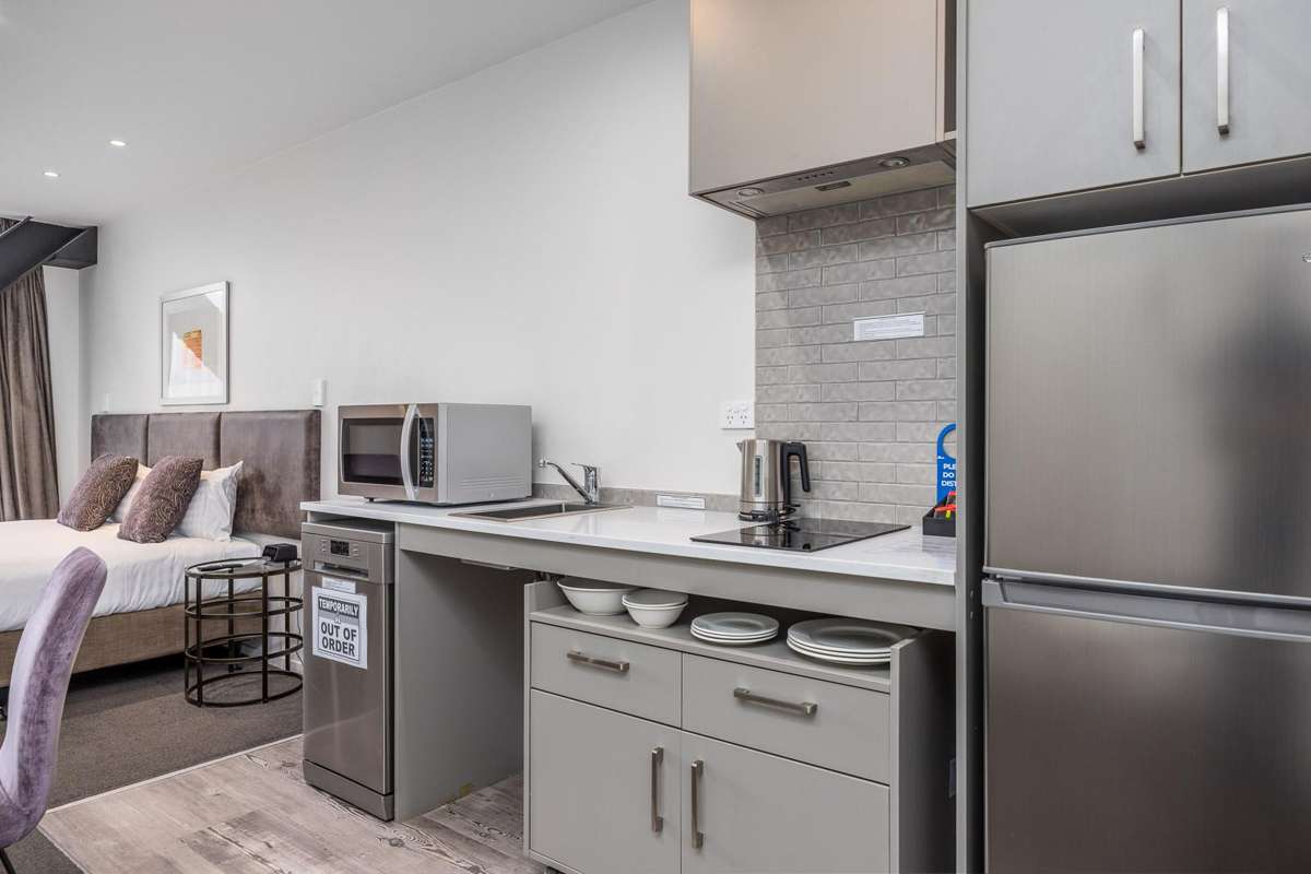 301/147 Victoria Street West_3