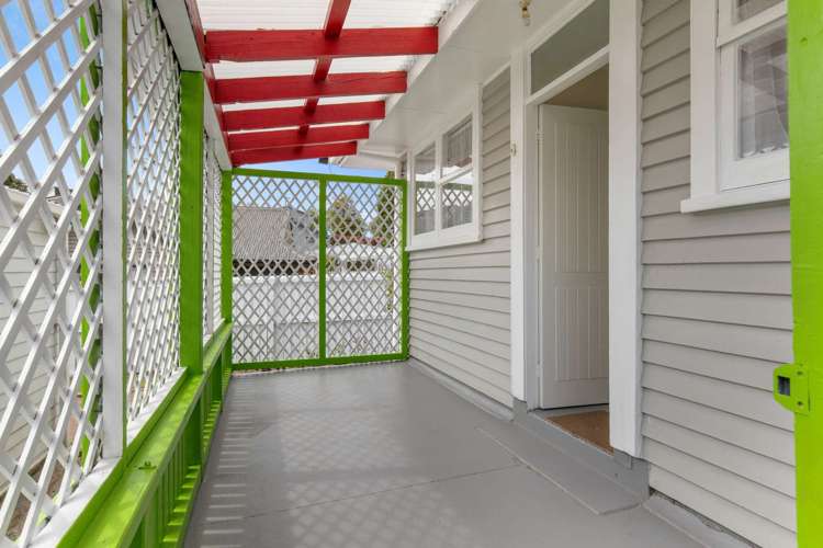 65 Clarke Street Gate Pa_16