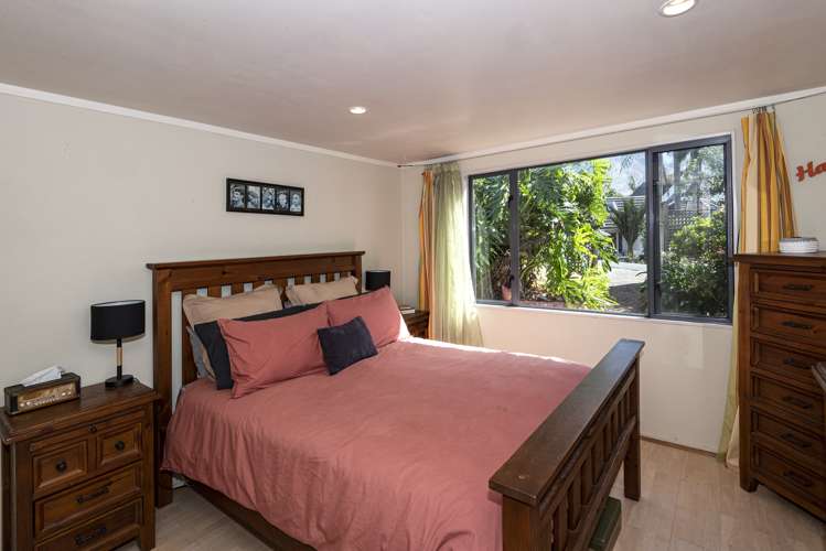 300 Beach Road Onerahi_8