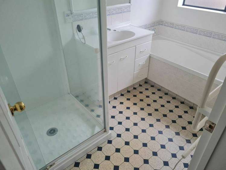 5 Bluebell Lane Woolston_10