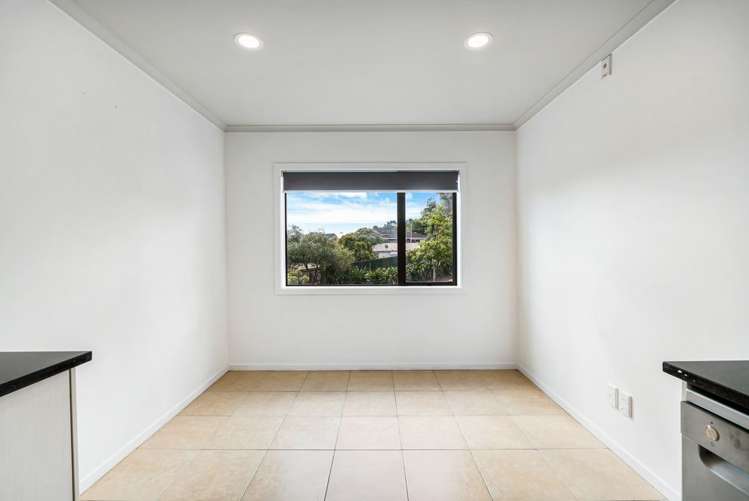 4/2 Swan Hill Drive Glen Eden_14