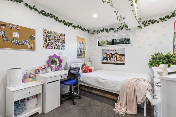 15 Beach Road Mellons Bay_17