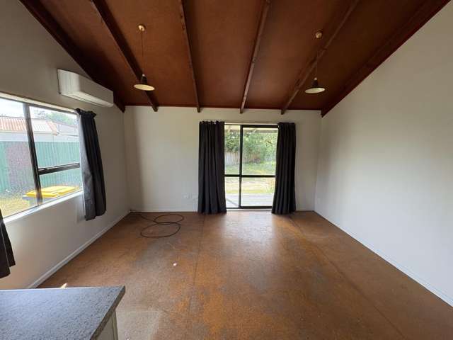 26B Hennessey Street East (right) 1207_1