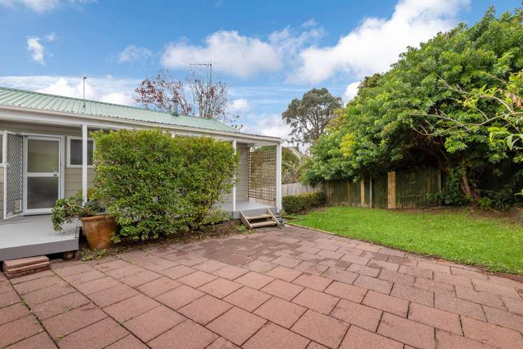 2/7 Taurus Crescent Beach Haven_17