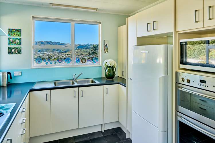 54 Gloaming Hill Titahi Bay_6