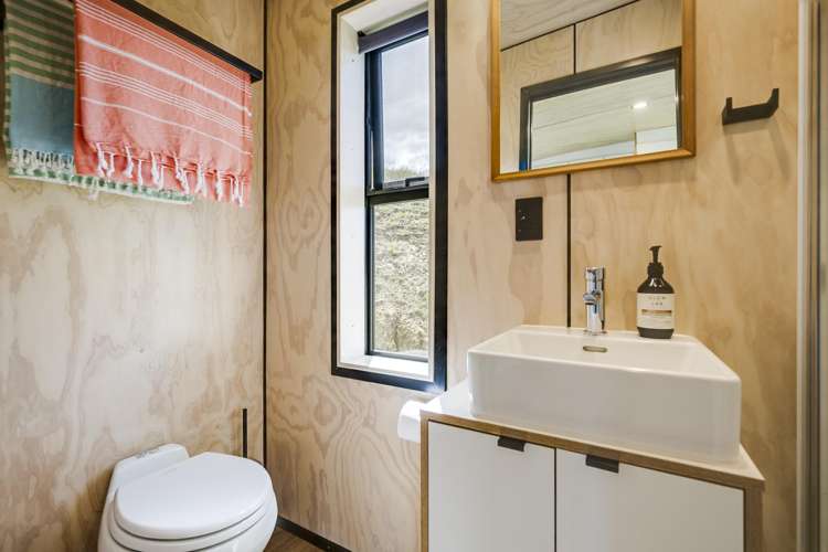 2564 Middle Road Poukawa_18