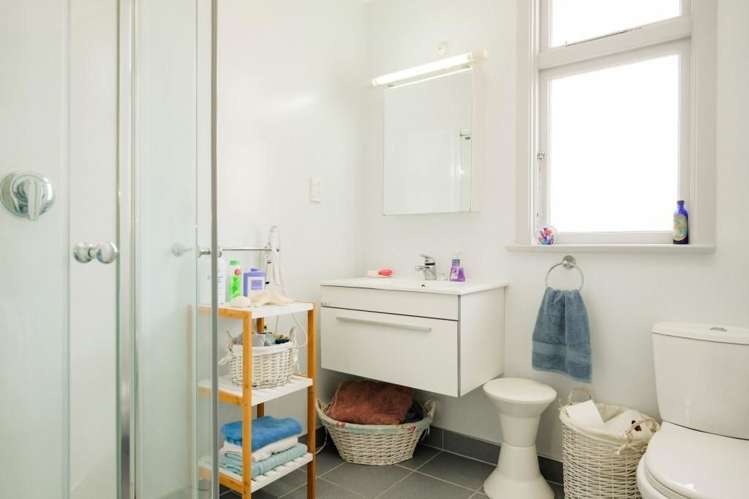 200 Surrey Street Saint Clair_13