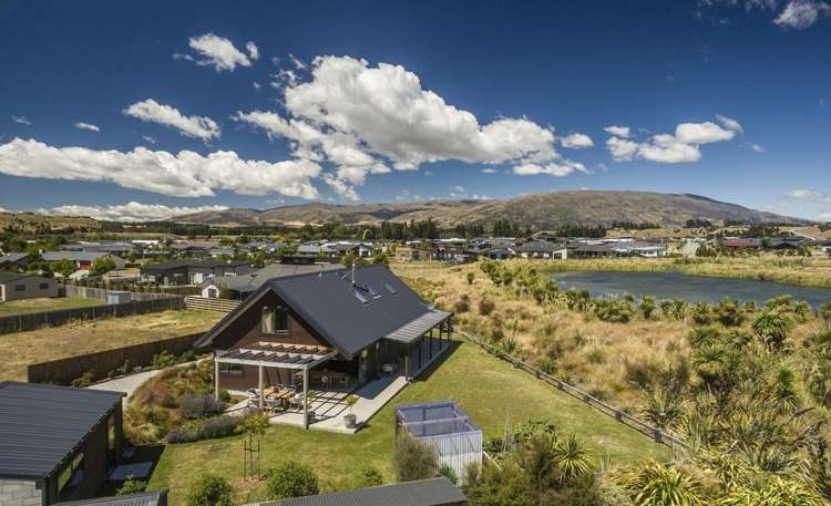 9 Hunt Place Albert Town_1