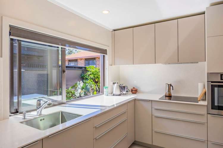 2/10 Ngaio Street Takapuna_8