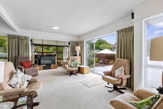 2/4 Celina Place Browns Bay_2