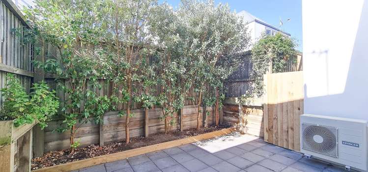 2/10 Nova Place Christchurch Central_9