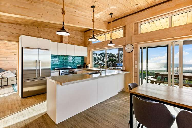 93 Oaia Road Muriwai_17