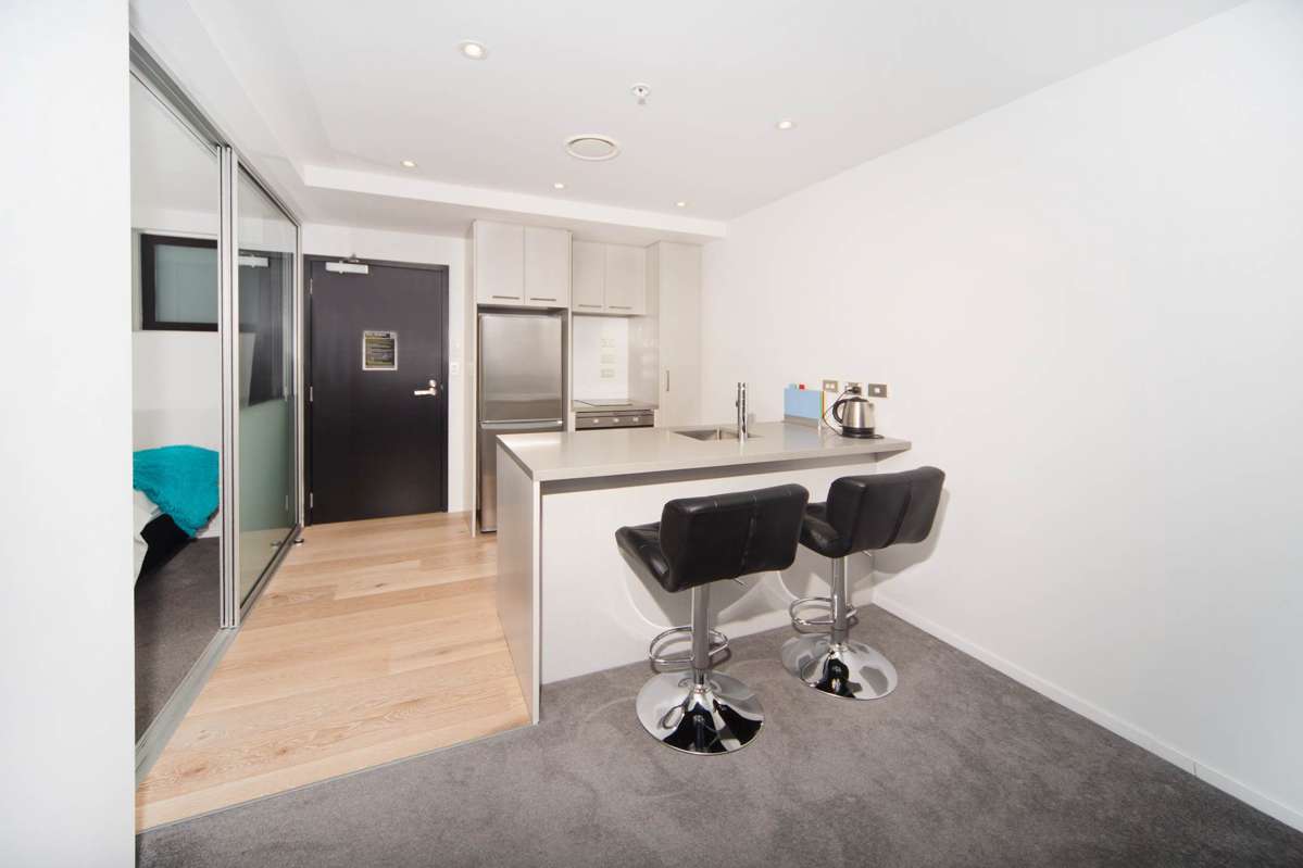 One bedroom & 1 flexi room in Queens Residence 2