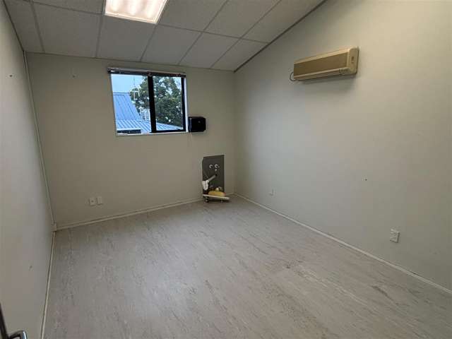 Unit 4 at 6 Tennyson Road Enderley_2