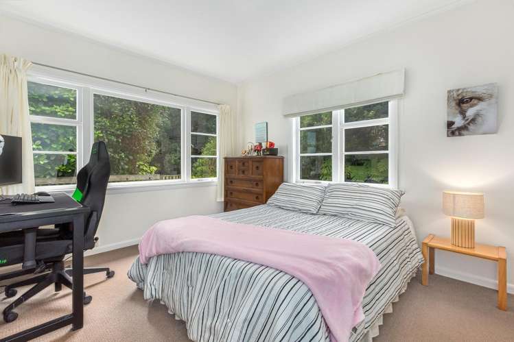 17 Kiriwai Road Paremata_11