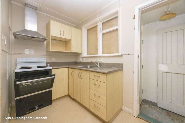 1213–1225 Cunningham Crescent Mayfair_32