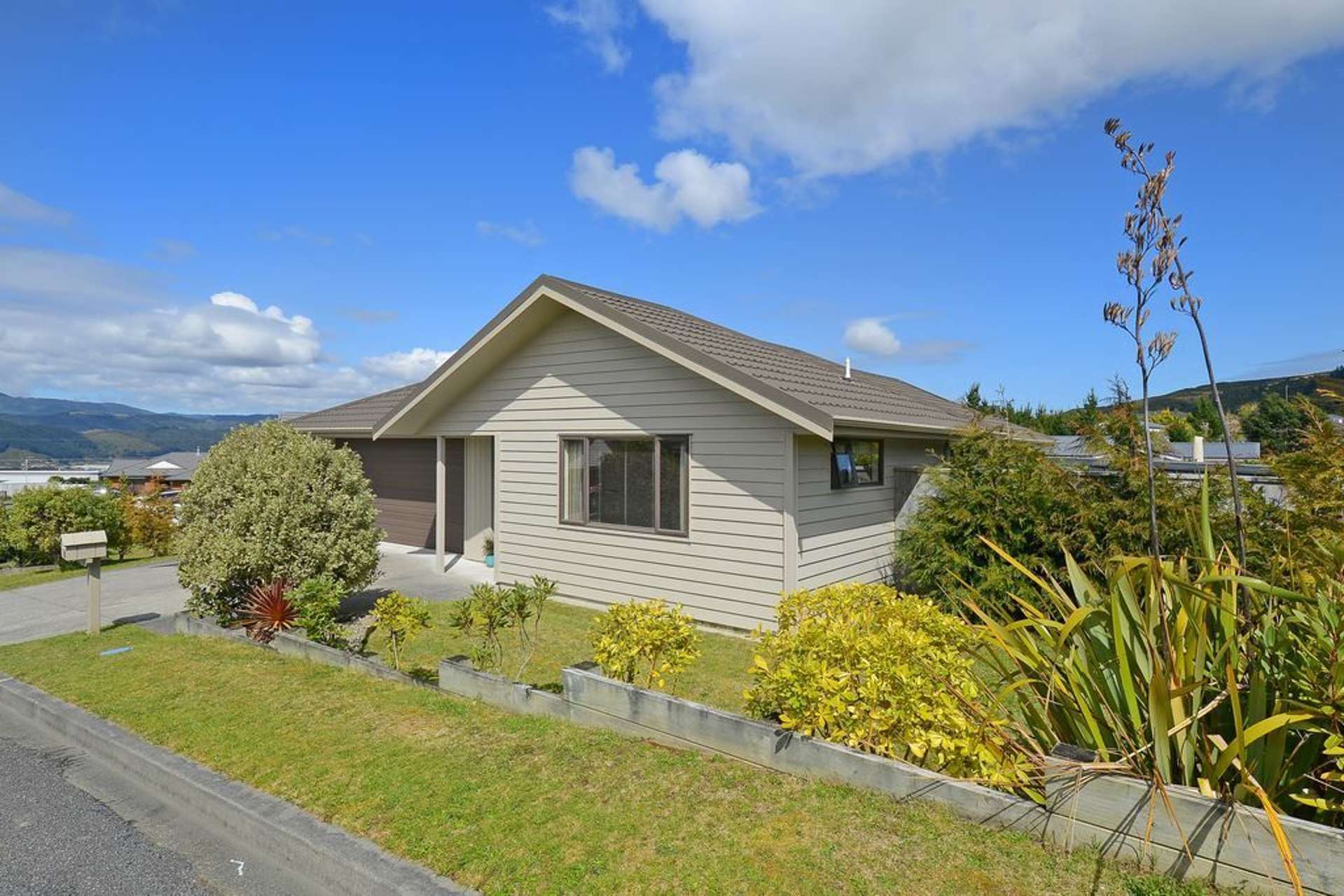 18 Ronald Scott Grove Riverstone Terraces_0