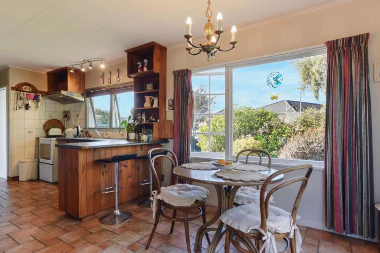 11 Kipling Crescent Stoke_8