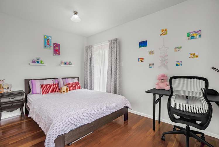 63 Mark Avenue Paparangi_9