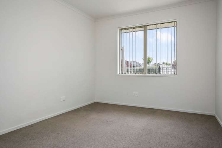 31 Plescher Crescent Leamington_8