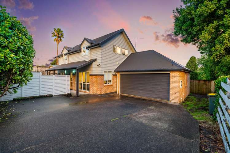 305 Royal Road Massey_23