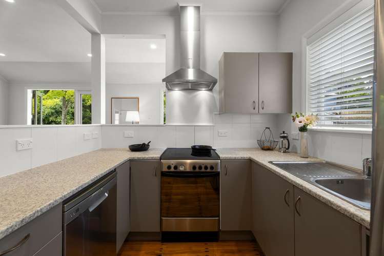 64 McCullough Avenue Three Kings_7