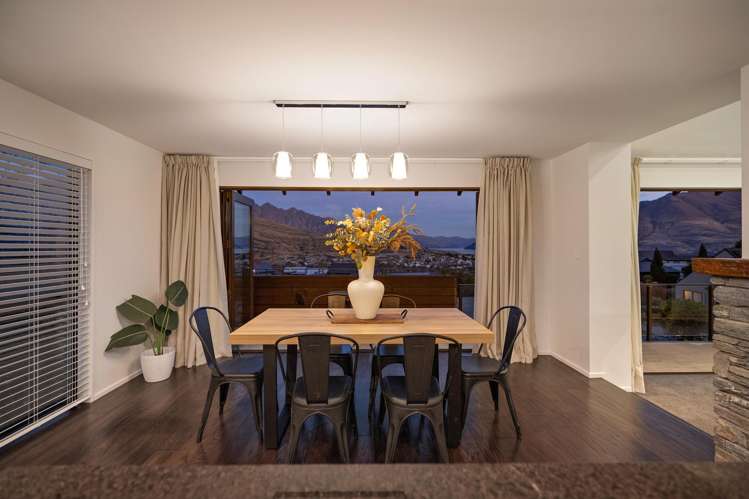 1 Goldleaf Hill Queenstown_52