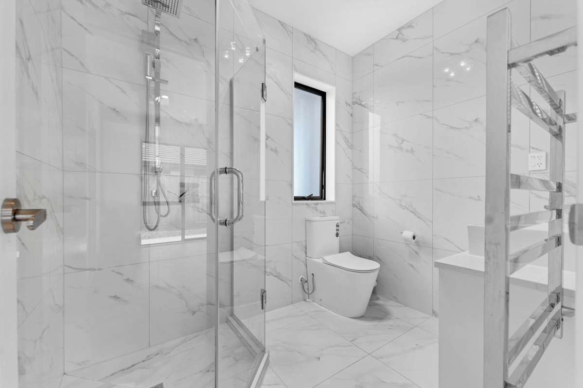 8 Bathurst Crescent_3