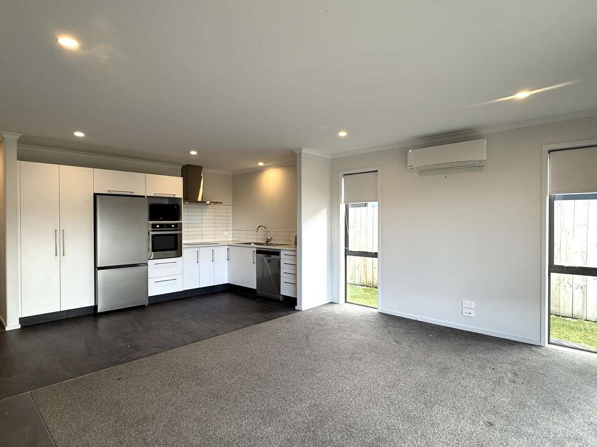 Modern, easy, Papamoa living 4