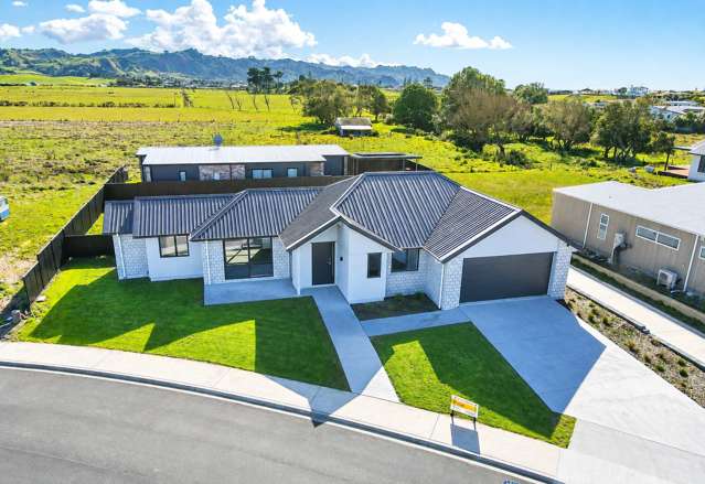 Brand New 3-Bedroom Home Close To The Beach