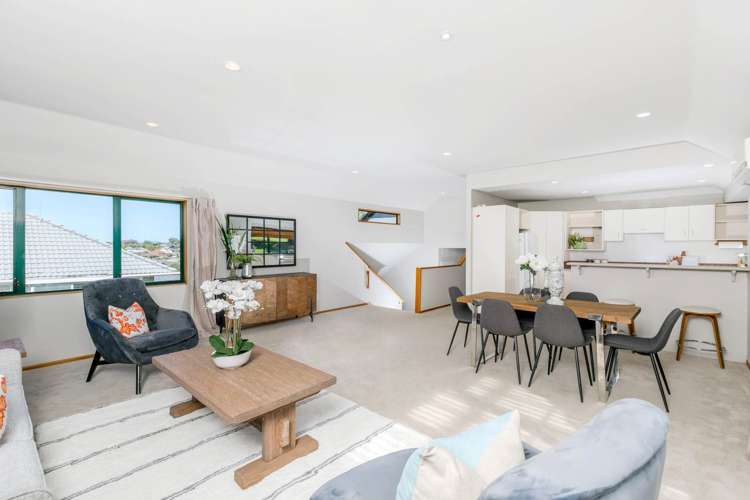 2/10 East Coast Road Milford_25