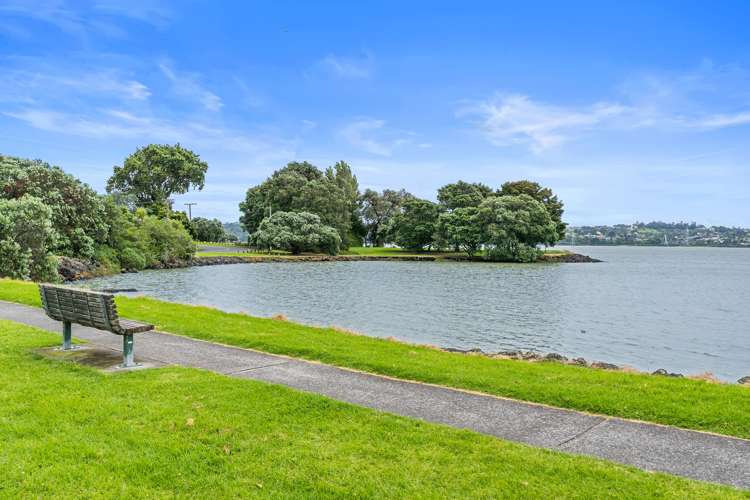 8 Kiwi Esplanade Mangere Bridge_5