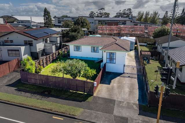 Vendors have Bought! - Must Sell! 3-Bed + Man Cave