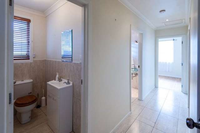 16 Dunbar Place 11139_4