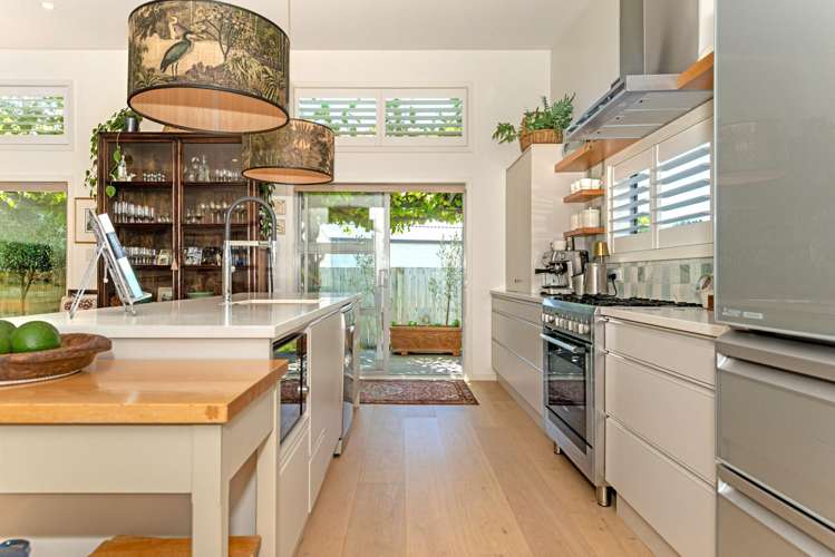 6 Ferris Crescent Wainui_6