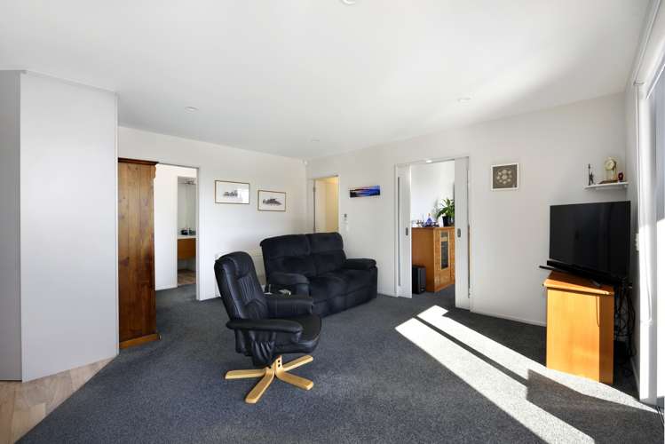 241 The Ridgeway Stoke_11