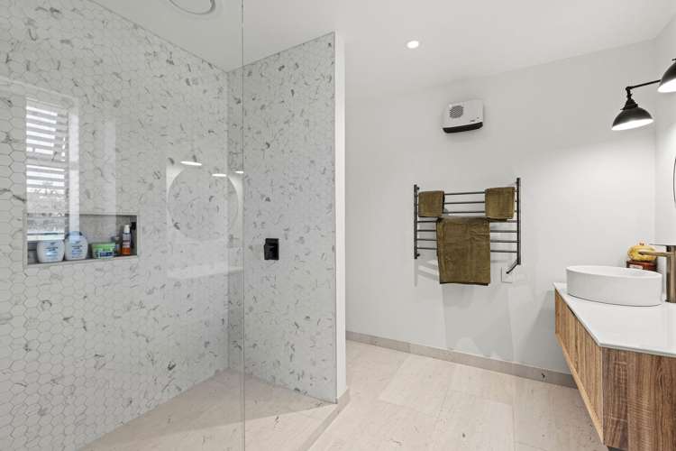 71 Davis Road Cust_14